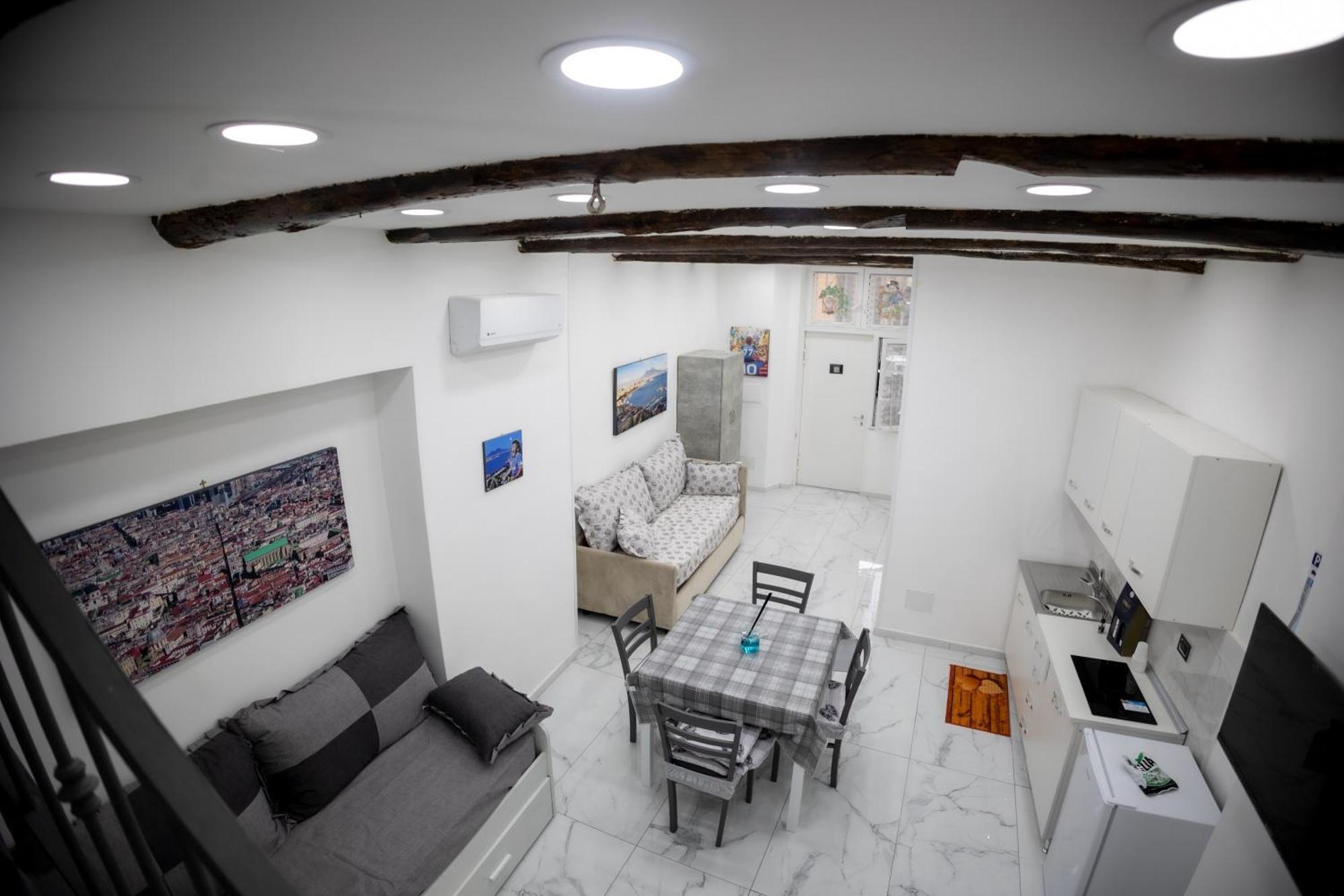 Royal Spaccanapoli Apartment Exterior photo